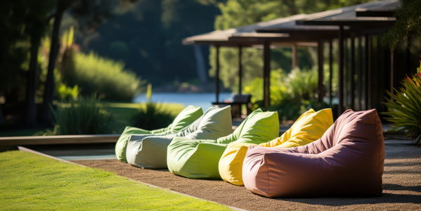 Prepara tu espacio exterior para disfrutar del buen tiempo al máximo con 3 opciones de muebles de jardín